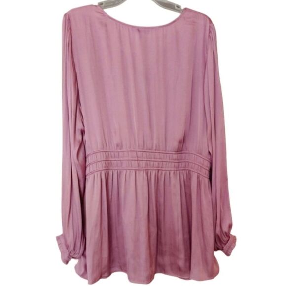 Torrid 3X Pink Satin Blouse Top NWT‎ Plus Size 22/24 Long Sleeve Shirred Waist - Picture 2 of 7